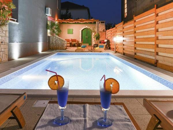 Attractive apartment in Zadar with private pool