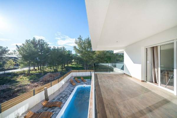 Franko Loreta Nika Roko & Oskar Villas