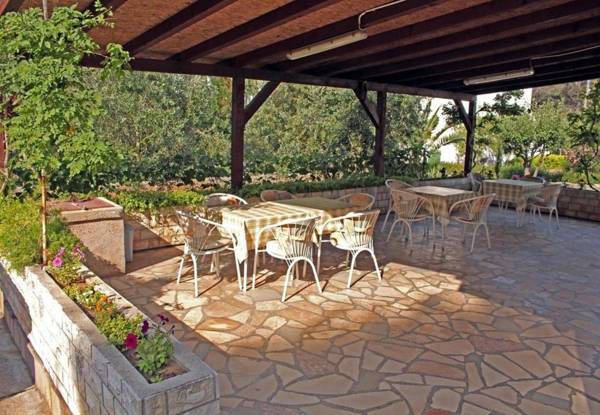 Apartments Vinko- terrace and grill