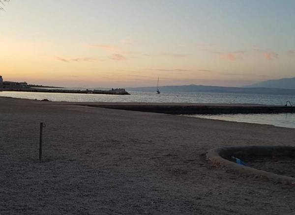 4 Apartments - parking airco - 150 m to beach - AE1481