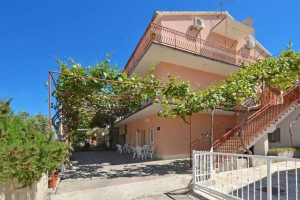Apartments Sima - close to beach