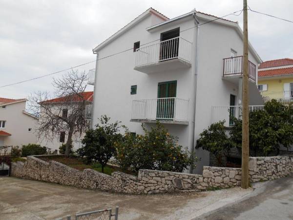 Apts Marijica - 100m from the beach