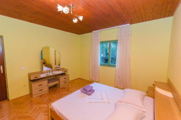 Apartments Vinko - 80m from beach