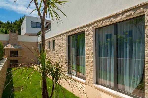 Villa Trogir Deluxe 1 6 Beautiful Bedrooms - Sea Front Private Pools - Sauna