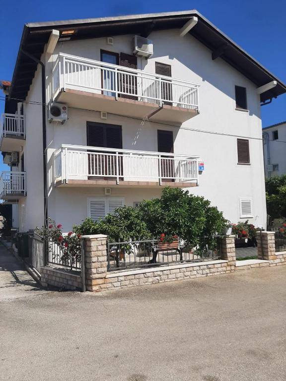 Apartments with a parking space Mavarstica Ciovo - 18882