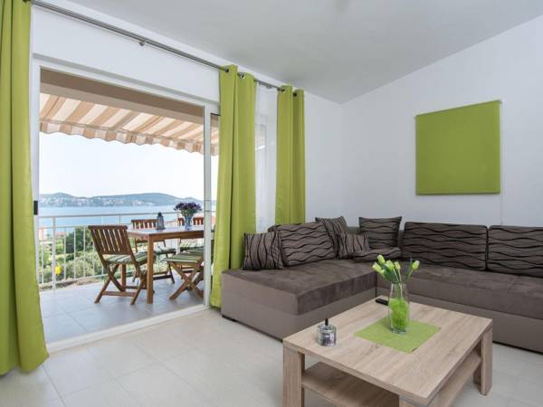 Modern Apartment in Seget Donji with Terrace