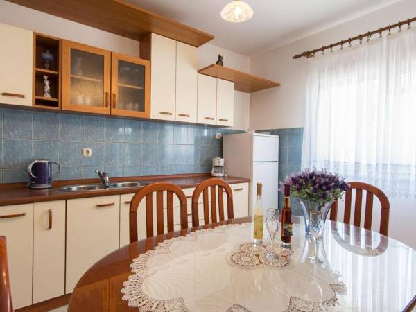 Modern Apartment in Seget Donji with View of the Sea