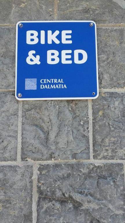 Trilj Apartman Jurika