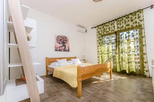 Apartment Robyn on the beach