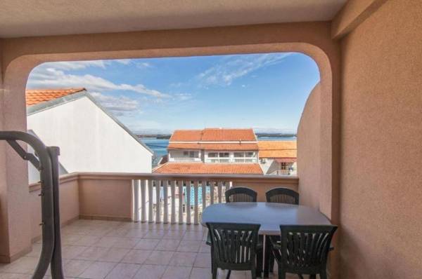 Apartments Krešo - 100m from sea