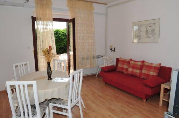 Apartment Marija - with pool