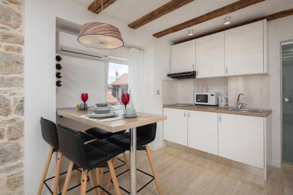 Split Inn Apartments