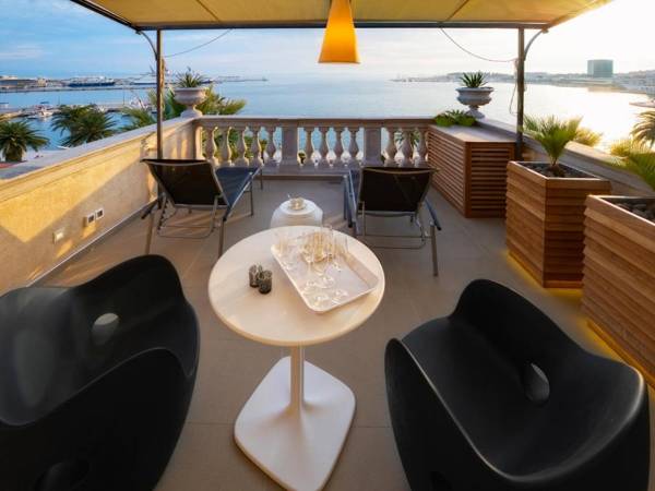 Riva Luxury Suites