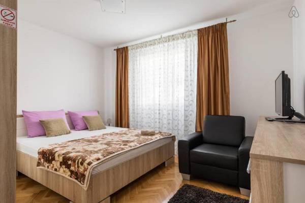 Deluxe Apartment Romana Top Centar with Balcony
