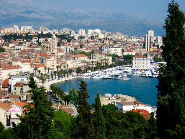 Gold Town Split Apartments