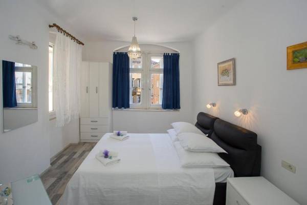 Old Square view apartment