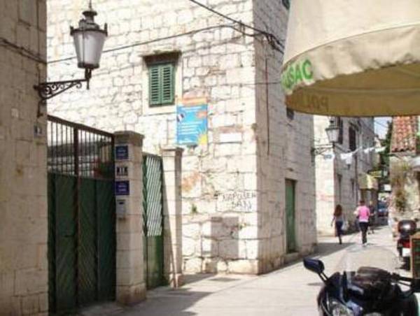 Peruzovic Rooms & Apartments