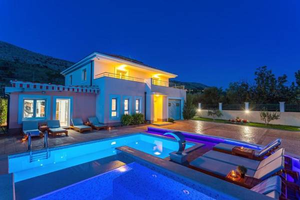 VILLA MILLA with private pool jacuzzi sauna gym max. 8 person