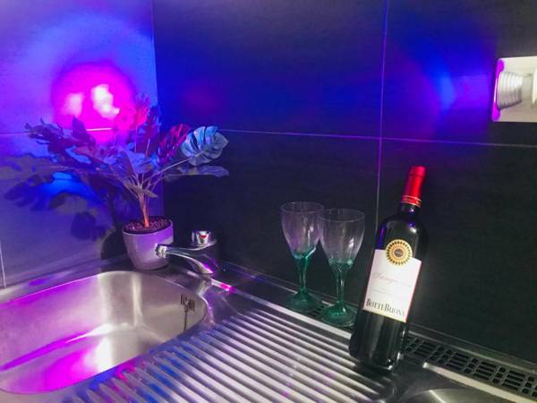 Russell's House in the center & beach