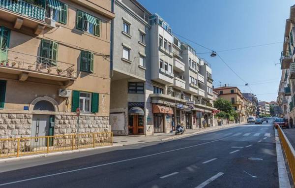 Apartment Dino - spacious near city centre