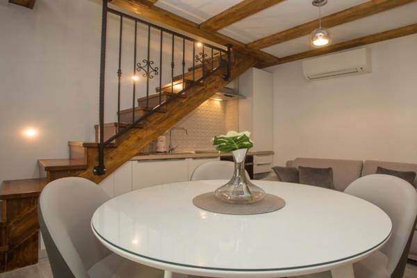 Old Center Stone House