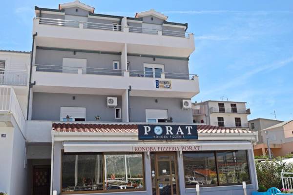 Rooms and Apartments Porat