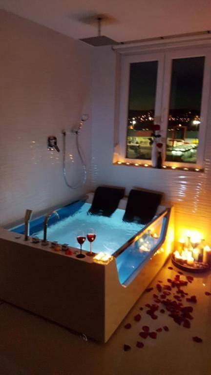 Studio-Apartment VAL - Luxury massage chair - Private SPA- Jacuzzi Infrared Sauna  Parking with video surveillance Entry with PIN 0 - 24h Book without credit card