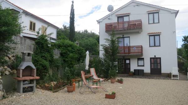 Apartments with a parking space Soline Krk - 18787