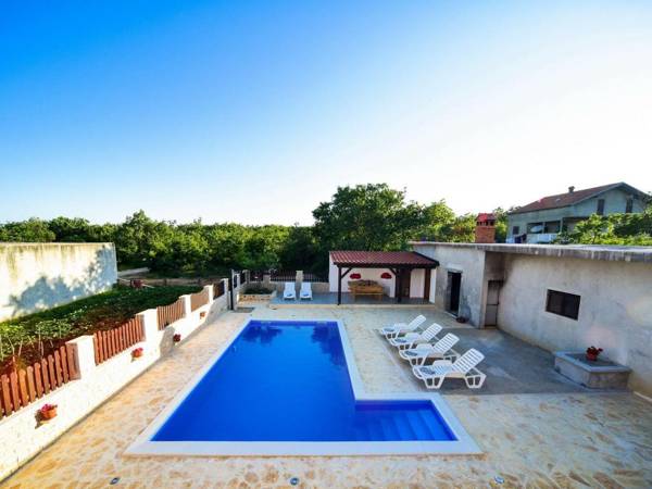 Spacious first floor apartment with private swimming pool great covered terrace