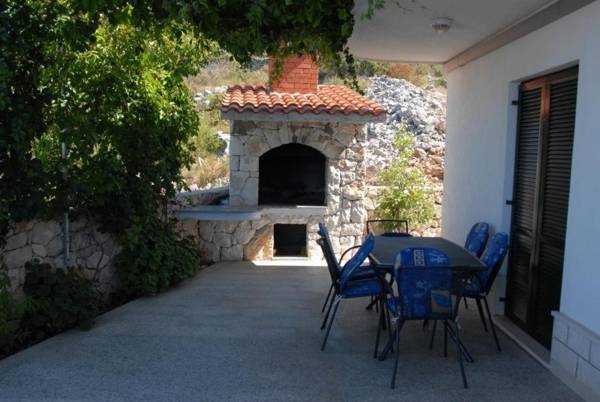 Apartments Mil - 80m from the sea