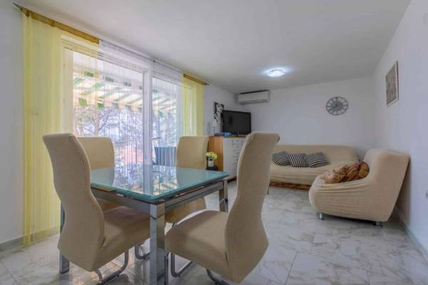 Apartment in Selce 39426