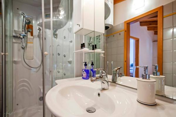 Monte Holiday Home with Jacuzzi