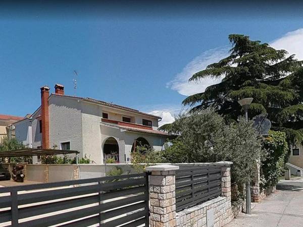 Apartments with a parking space Rovinj - 18206