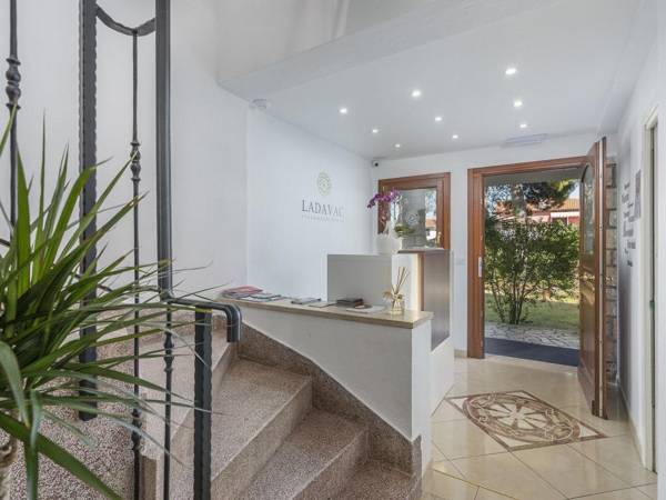 Modern studio apartment with terrace on a great location in Rovinj