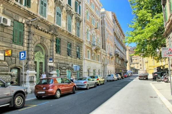 Apartments with WiFi Rijeka - 14061