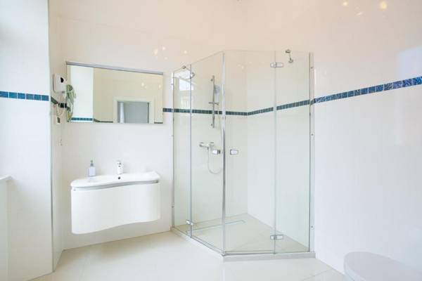 Collins Apartments Center