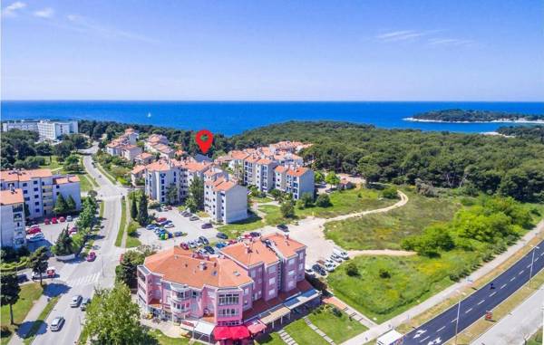 Awesome apartment in Pula with WiFi and 3 Bedrooms
