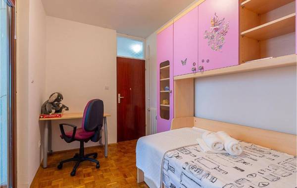 Workspace - Awesome apartment in Pula with WiFi and 3 Bedrooms