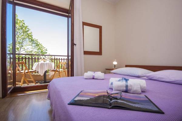 Apartments & Rooms Mikelin