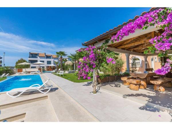 Modern apartment with balcony and sea view for 2 persons in Medulin