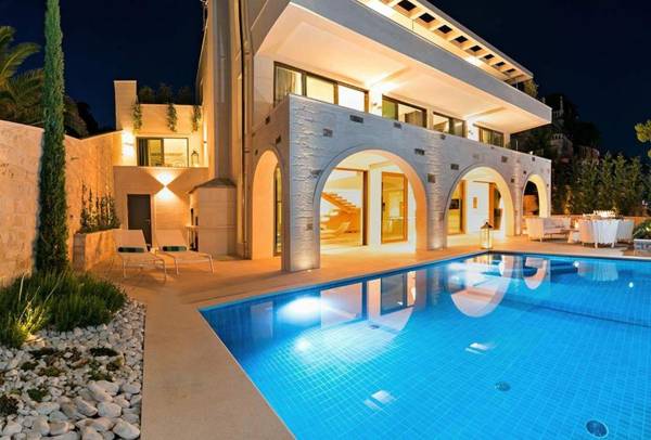 Luxury Beachfront Villa Silvery Moon with private pool jacuzzi sauna and gym on Brac island - Sumartin