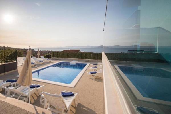 Apartments Jakov - modern and cosy with pool