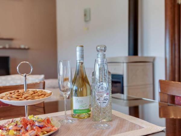 Quaint Apartment in Posedarje with Garden