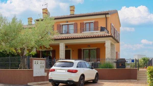 Apartment Enrico - Two Bedroom Apartment with Jacuzzi