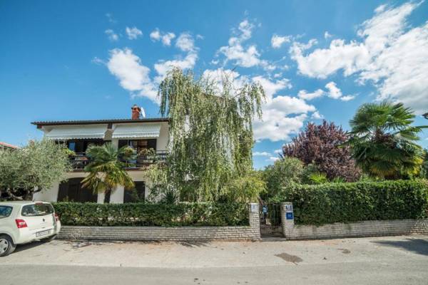 Apartments Zrinka 793