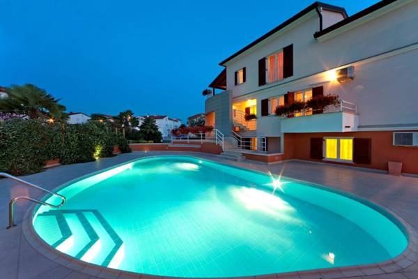 Apartment Complex Irena with Pool