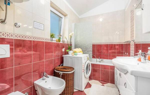 Three-Bedroom Villa Marija with Private Pool in Gedici