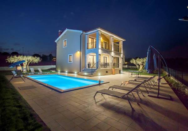 Villa Vanesa with Private Pool nearby Porec