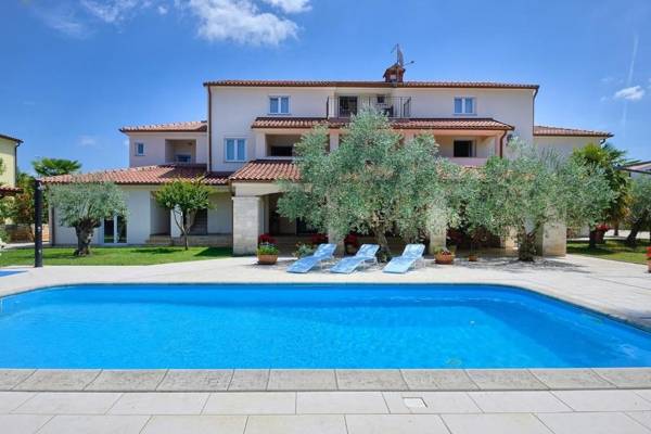 Villa Hope - Apartments with Shared Pool