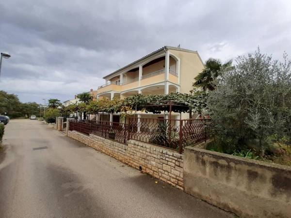 Apartments Ritosa Spadici beach area